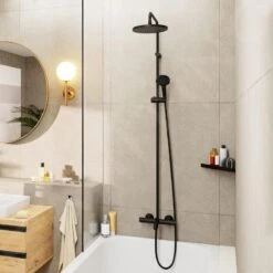 Hansgrohe Vernis Blend - Brausegarnitur Showerpipe 240 Mit Wannenthermostat, 2 Strahlarten, Schwarz Matt 26899670 11 Hansgrohe Vernis Blend - Brausegarnitur Showerpipe 240 Mit Wannenthermostat, 2 Strahlarten, Schwarz Matt 26899670 -Hansgrohe Verkaufsgeschäft c20f53b5180fe8e252160167